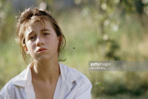 不害臊的姑娘,勇敢直面生活的真我风采